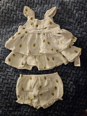 Koalababy White Bee Ruffle Tank and Shorts Set